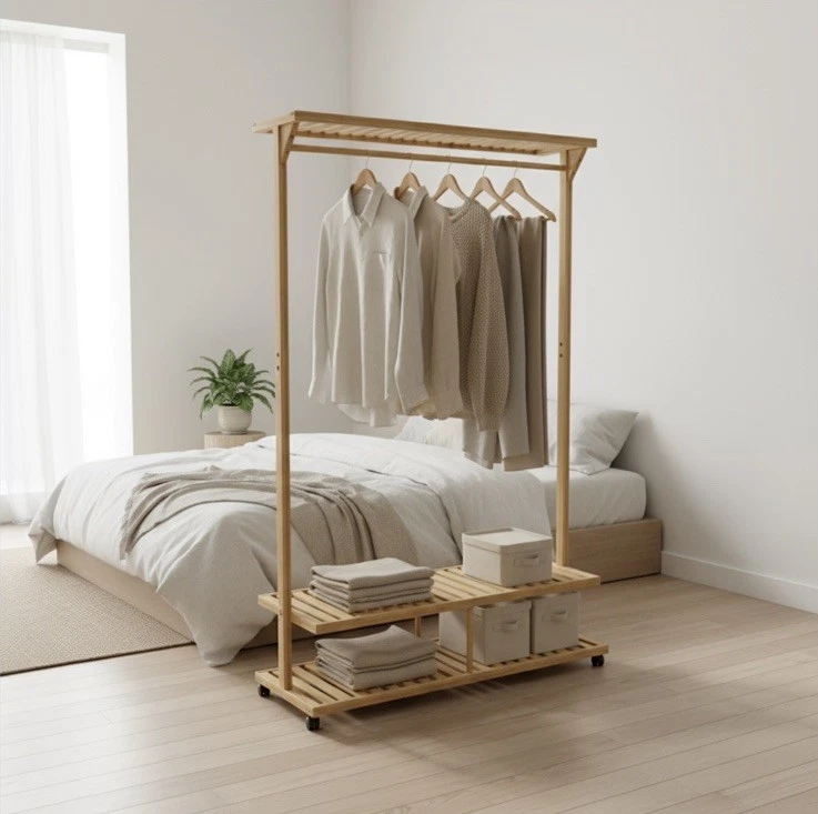 Perchero de bambú con estantes y ruedas - 60”H x 41”W x 14”D Foto 2 de 4