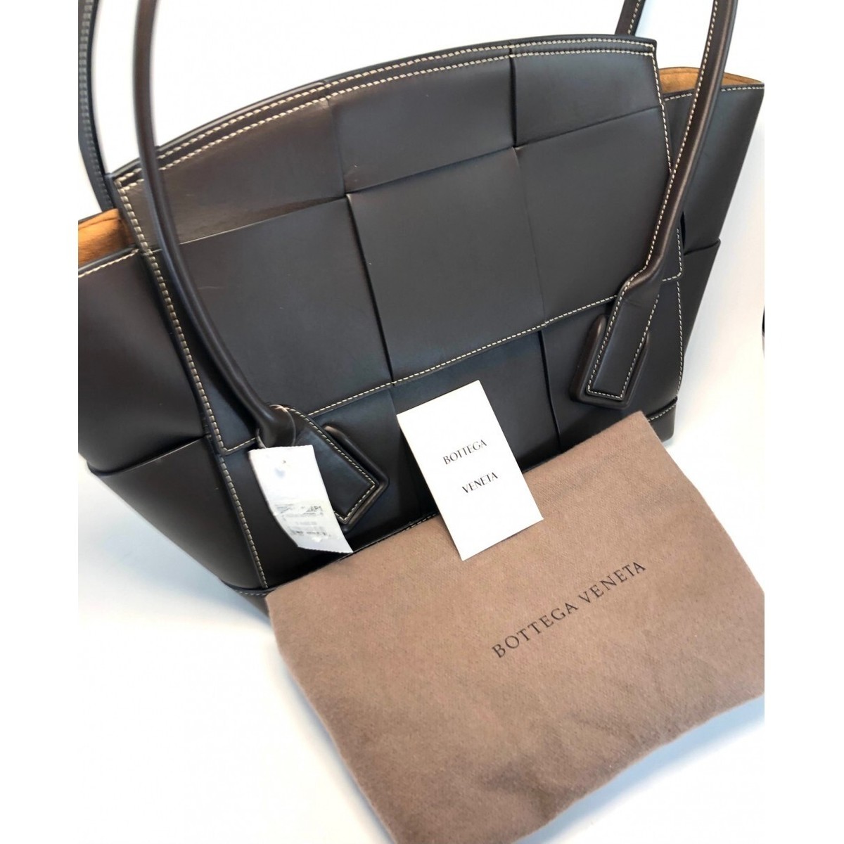 直営店☆BOTTEGA VENETA☆ARCO MEDIUM ロゴ レザー トートバッグ BOTTEGA VENETA ARCO(ボッテガヴェネタ アルコ) トートバッグ