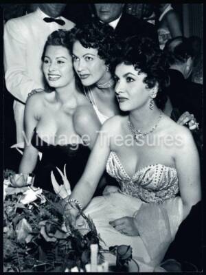 Hot Trio - Sophia Loren, Yvonne De Carlo + Gina Lollobrigida Photo Print Poster
