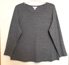 CJ Banks Size 1X Gray Ribbed Button cuff knit top, round neck, long sleeve, NWT