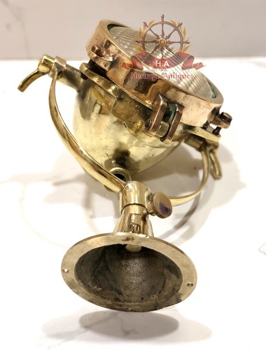 Mariner’s Focus: mini foco náutico de latón para cabecera y escritorio - Imagen 5 de 8