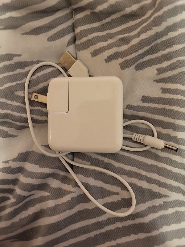 Apple USB iPod Power Adapter Cube LRS55612 A1102 Foldable OEM Travel Plug In