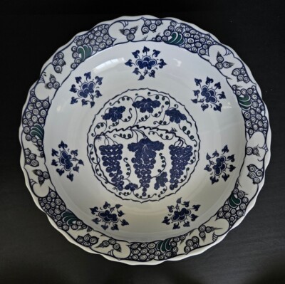 MMA Iznik Turkey 14 1/4'' Decorative Bowl/Dish with Grapes Islamic Art White Blue