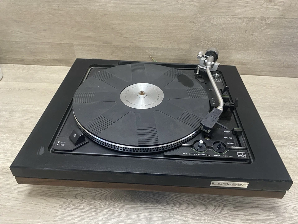 TOCADISCOS RADIO SHACK LAB-220 VINTAGE Foto 2 de 4