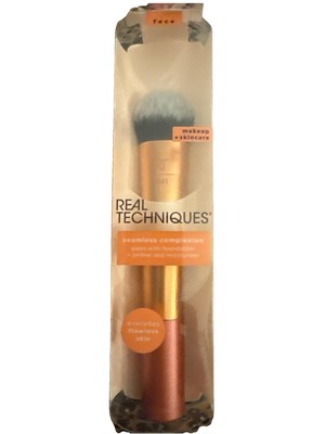 Seamless Complexion Makeup Brush, For Foundation, Primer, & Moisturizer RT 241