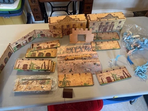 Vintage Marx Battle of the Alamo Playset Tin Building, Walls And Figures