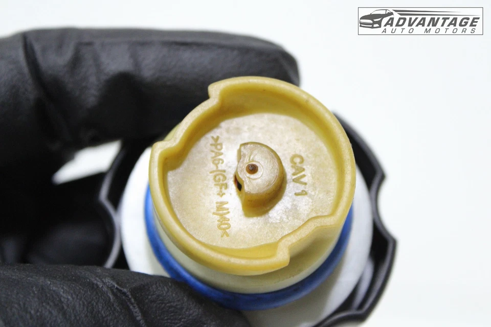 2017-2025 GMC SIERRA 2500 HD CREW CAB 6.6L V8 ENGINE OIL FILLER CAP 15W-40 OEM - Image 4 of 4