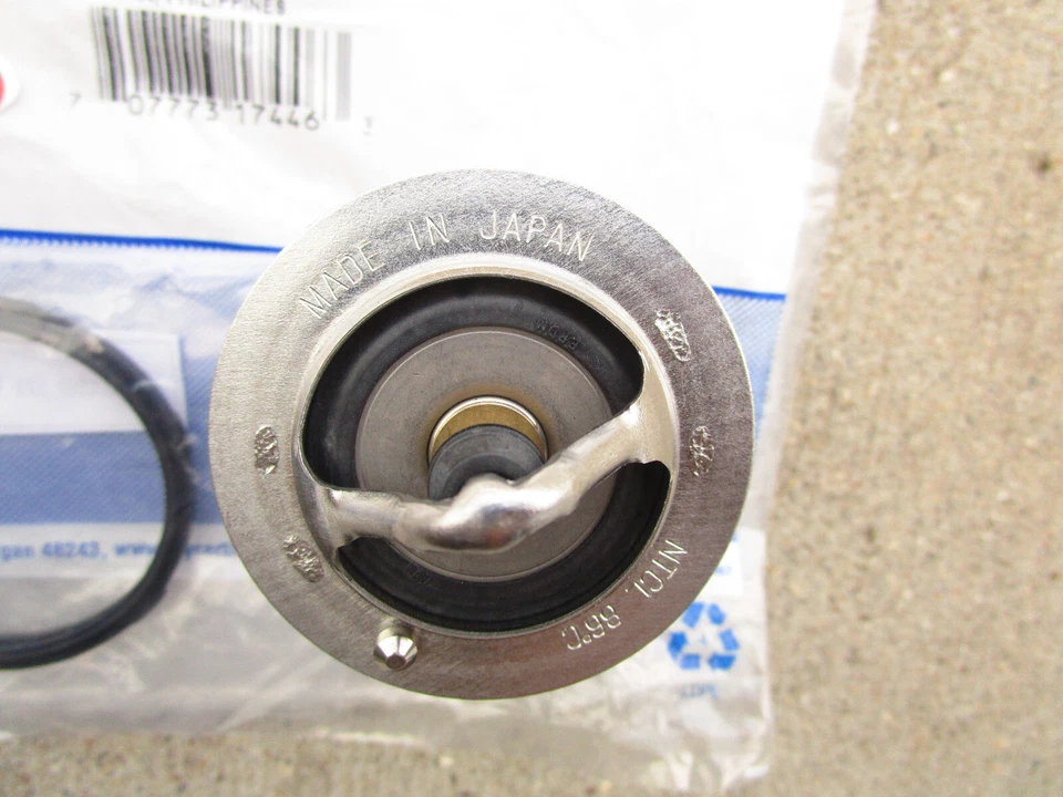 21-22 CADILLAC ESCALADE 6.2L MOTOR REFRIGERANTE TERMOSTATO CON JUNTA OEM NUEVO Foto 3 de 4