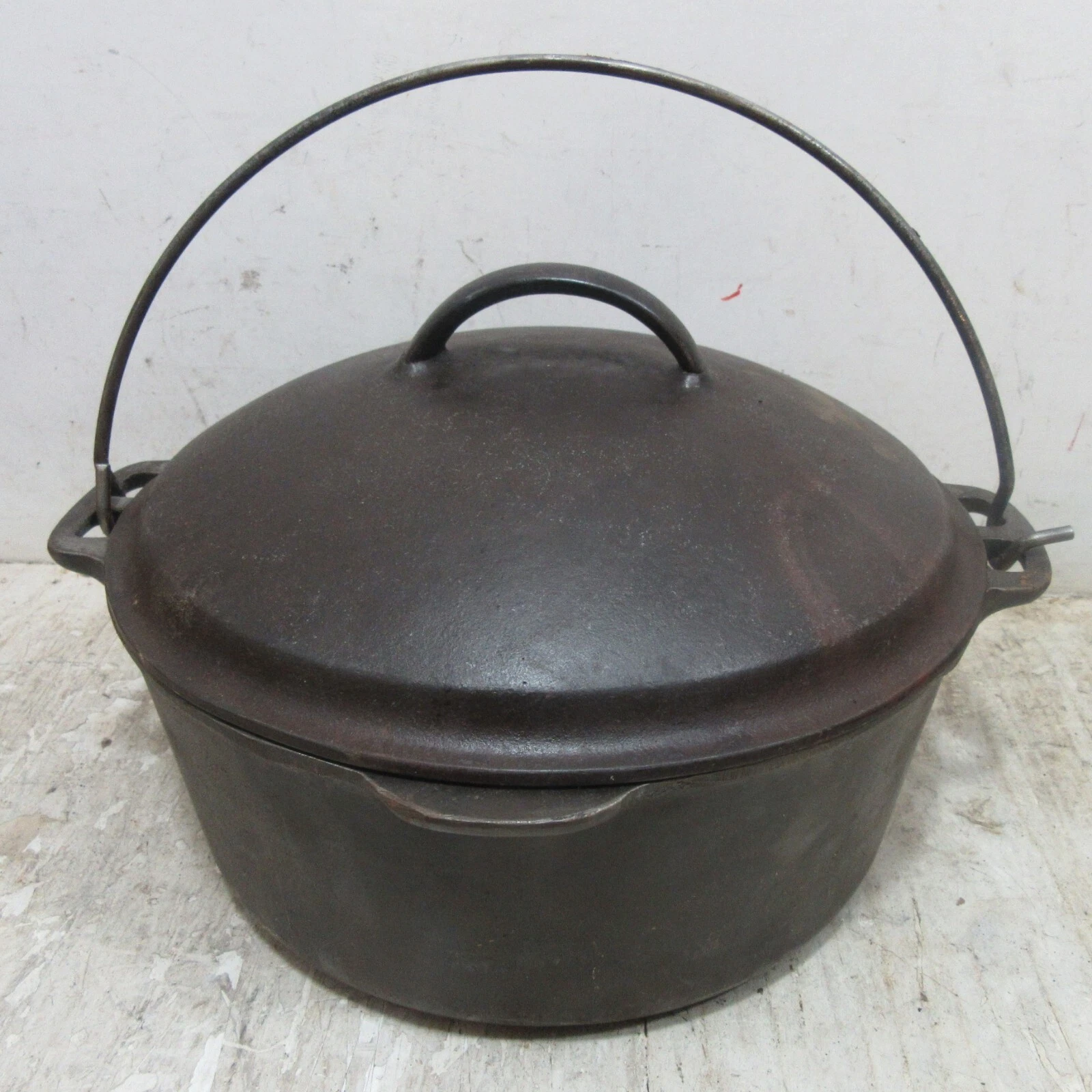 Vintage Cast Iron Camp Pot with Handle Lid Dutch Oven MADE IN USA 5 Quart