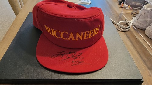 LEE ROY SELMON Game Worn Side Line Hat 70er signiert handsigniert in Vitrine - Bild 8 von 8