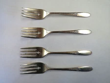Oneida Silver Plate Flatware Fantasy Pattern Set of 4 Salad Forks 6 1/2"