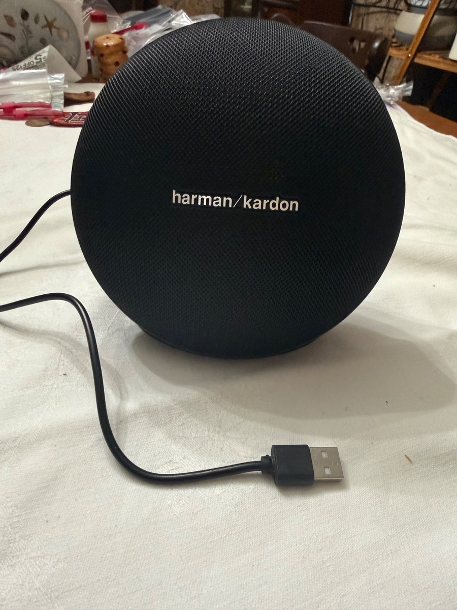 Harman Kardon Onyx Mini Bluetooth Speaker Black VGUC With Charger