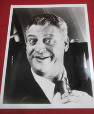 RODNEY DANGERFIELD CADDYSHACK COMEDIAN SNL SIGNED FRAMED AUTOGRAPH PHOTO 10 x 8