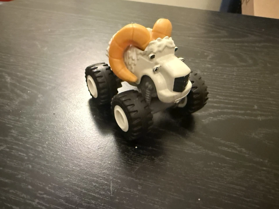 Blaze and The Monster Machines BIGHORN White Ram MONSTER TRUCK Diecast CKK64 - Image 4 of 4