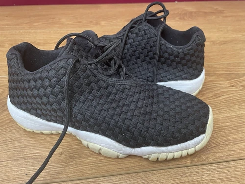 Scarpe da ginnastica Nike Air Jordan Future Woven taglia 5 nere 724813 002 in buone condizioni