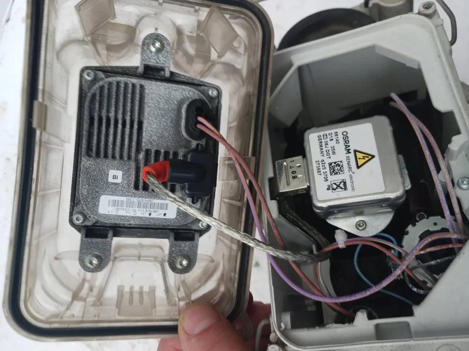 Frontscheinwerfer Skoda Octavia II Xenon Ein Stück (Rechts oder Links) Headlight - Bild 2 von 4