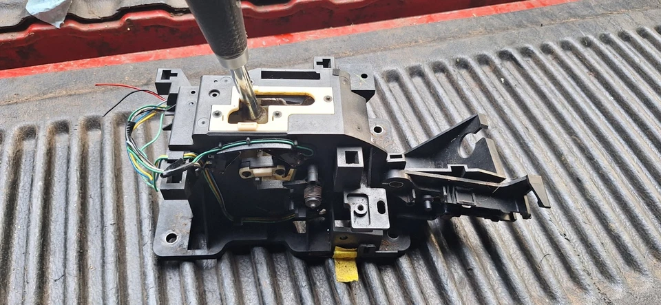 Palanca de cambios de piso de transmisión automática Mitsubishi Eclipse 2006-2012 OEM Foto 2 de 3