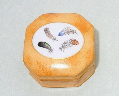 Laure Selignac Limoges Octagonal Hand Painted Signed Trinket with Lid    147