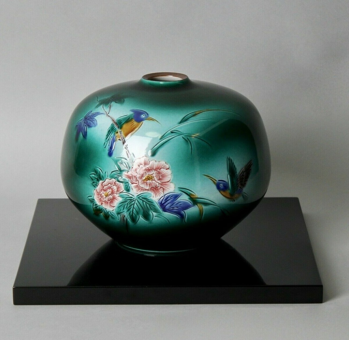 Beautiful color Kutani Porcelain vase by Nakamura Shigeto EE31 | eBay
