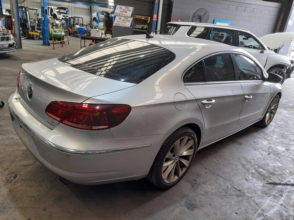 VOLKSWAGEN PASSAT BOOTLID, 3CC, SEDAN, 03/12-12/16 - image 3 of 4