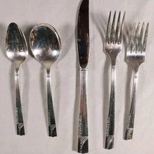 Oneida Nobility Caprice Flatware Vintage 4 Place Settings 5 Piece 20 Total 1937