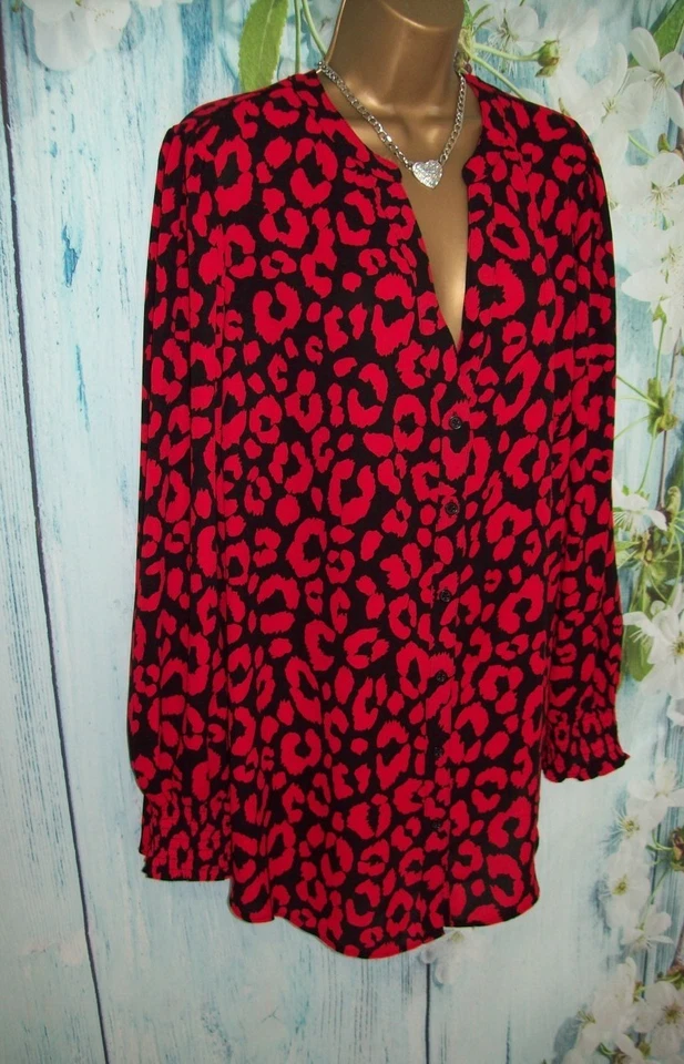 New Look Curves Red Black Leopard Print Blouse Size 24 V Neck Long Sleeve Shirt - Image 3 of 4