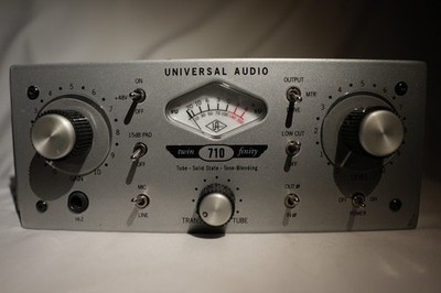 Universal Audio 710 Twin-Finity 710TF Single Channel Microphone Preamp Mic Pre