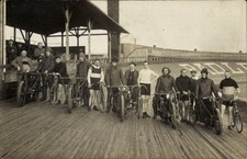 Foto Ak Frankfurt, Altes Stadion, Radrennbahn, Bahnradfahrer mit... - 11462257