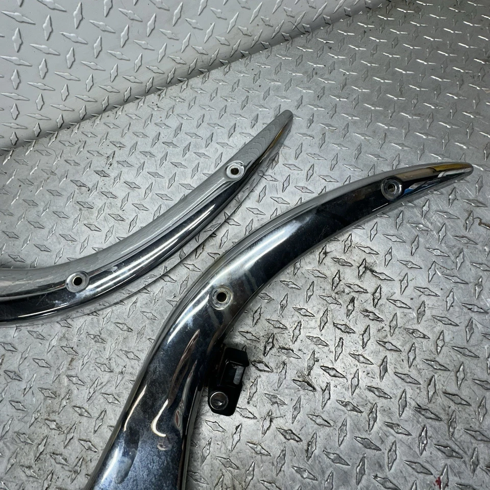 06-09 Suzuki Boulevard C50 VL800 2007 OEM puntal guardabarros rieles traseros par de soportes Foto 4 de 4