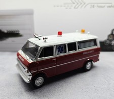 Greenlight Hollywood AIRPLANE 1970 Ford Club Wagon Ambulance 1:64