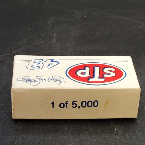 Richard Petty Collectors Edition Last Race #43 STP Pontiac Grand Prix 1/64 sc - Bild 2 von 4