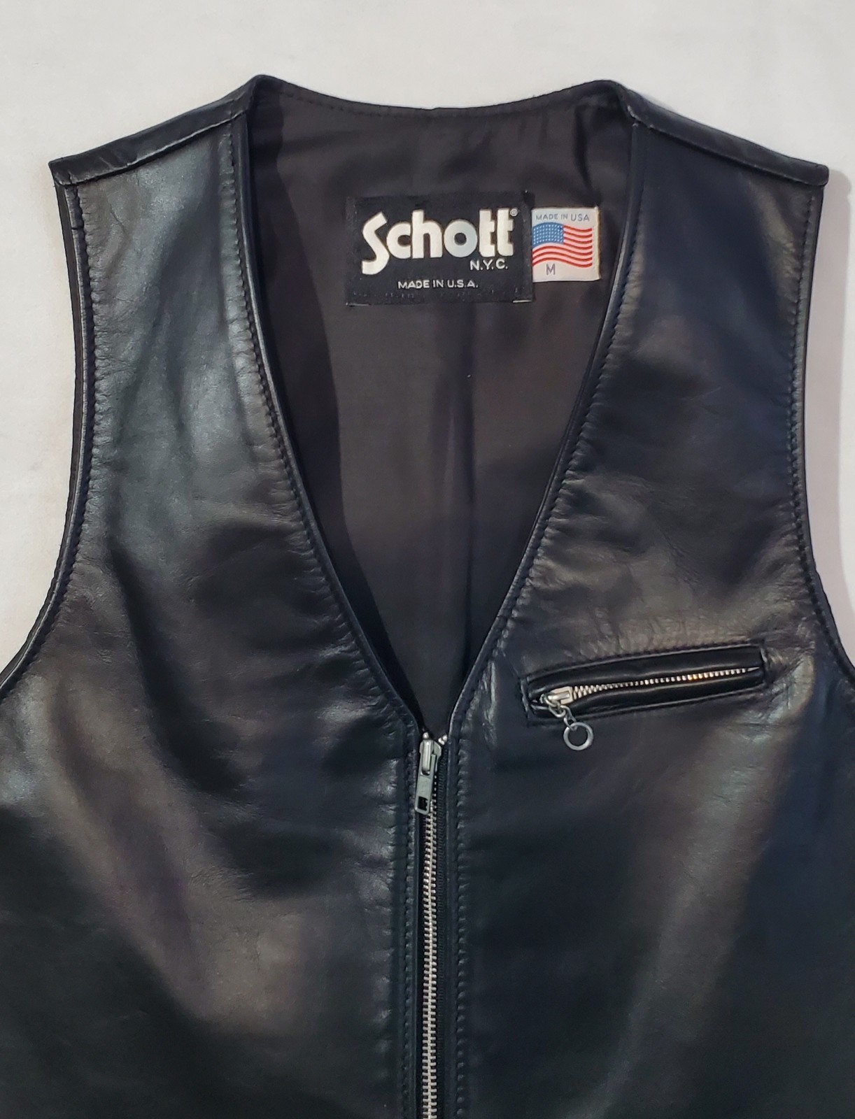 NWOT SCHOTT N.Y.C  404V Black Leather Vest  Men's Size Medium USA Made