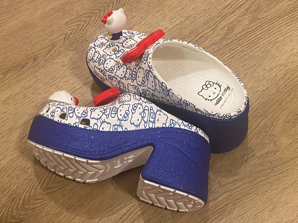 Hello Kitty High Heel Crocs Clogs Siren Clog blau/weiss Gr. 45/46 - Bild 3 von 4