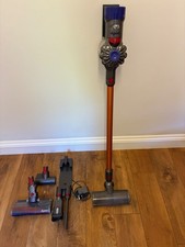 Dyson v8 Absolute Cordless Vacuum Cleaner - Good working condition