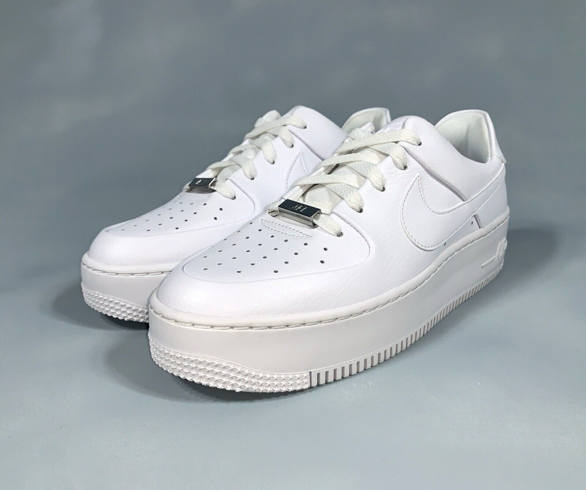 定価（税込）14,300円 NIKE AIR FORCE 1 SAGE LOW Nike Air Force 1 Sage Low Women's Shoes. Nike.com