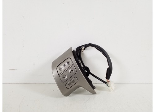 TOYOTA AURIS E15 Lenkradknöpfe / -schalter 84247-02010 1.60 Petrol 21436221