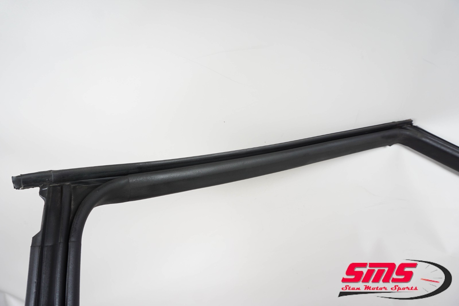 14-24 Maserati Quattroporte Ghibli M156 Rear Left Door Rubber Weatherstrip OEM