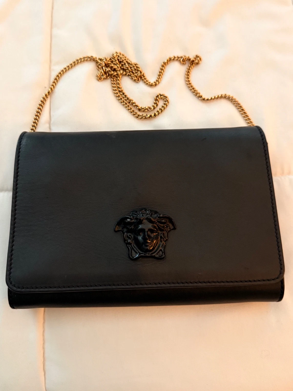 Versace — Authentic Versace Palazzo Medusa black chain clutch bag Black Pre-Owned