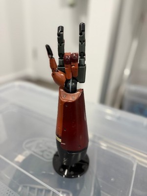 Konami Metal Gear Solid V The Phantom Pain Bionic Arm Figure - VT080J1