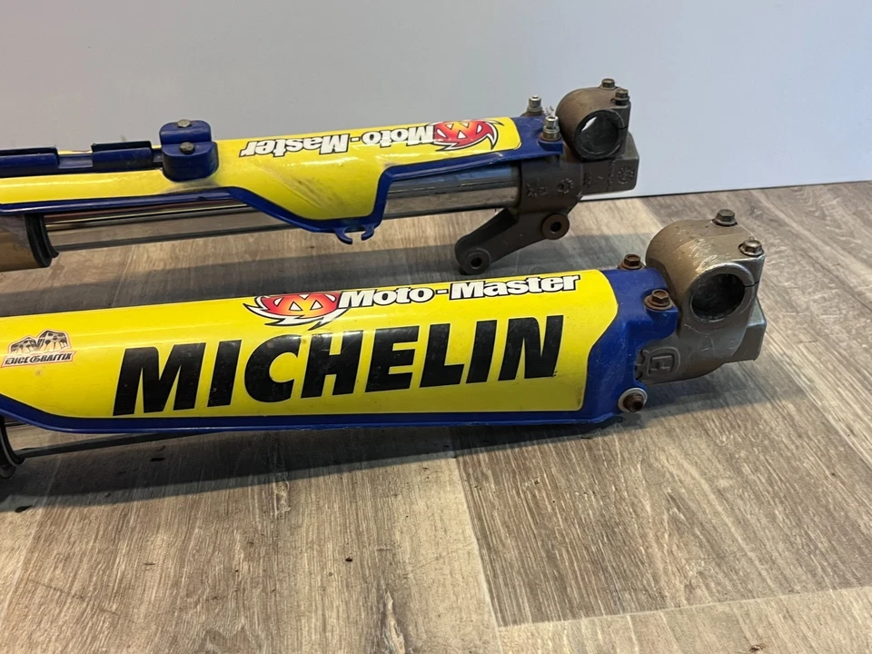 Horquilla Husqvarna TE 570 Upside Down con puentes Marzocchi Shiver USD Foto 2 de 4