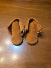 Minnetonka Child s Moccasins Size 4 Brown Suede
