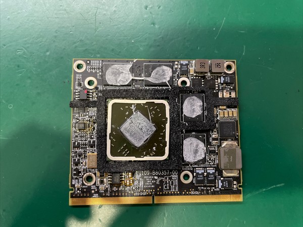 Gráfica Apple iMac 21.5 2010 Radeon 4670 109-B80357-00. Para reparar