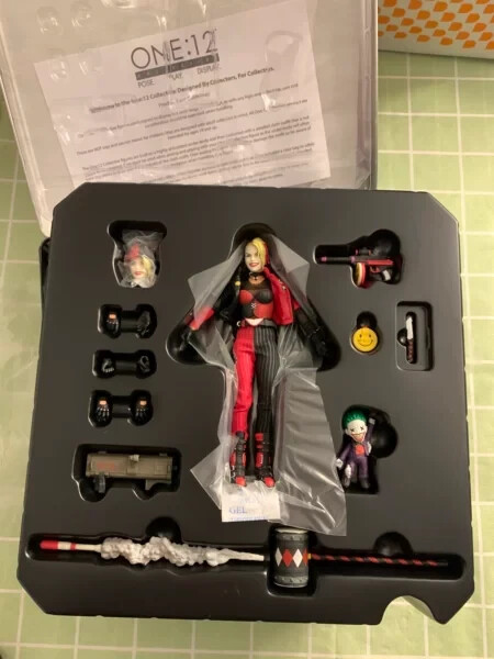 Mezco Toyz PREVIEWS Exclusive ONE:12 Harley Quinn Playing for
