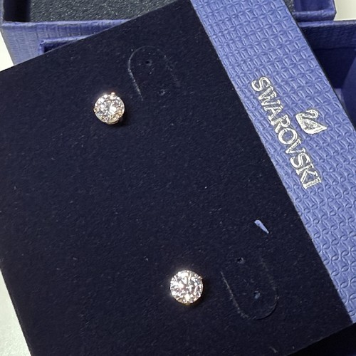 SWAROVSKI Crystal Round Cut White Gold-tone Plated Stud Pierced Earrings NEW - Picture 5 of 8