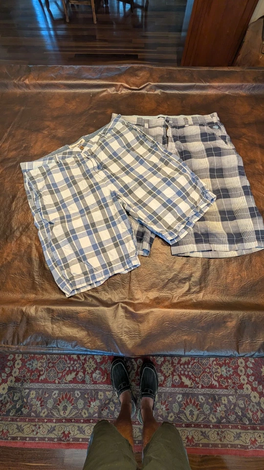 Mens plaid shorts bundle. 2 pairs for the price of one. size 38 - Image 2 of 4