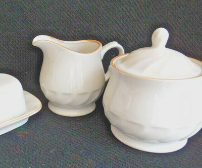 Sculptura Hearthside Stoneware Covered Sugar and Creamer  Japan  NICE