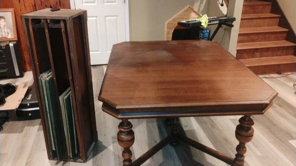 1926 Berkey And Gay Dinning Set. - Image 2 of 4