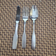 ONEIDA PAUL REVERE STAINLESS FLATWARE FOR YOUTH - PLEASE READ 