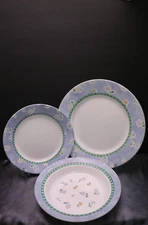 Corelle BLUEFIELD 12 PC Dinner Salad Plates & Rimmed Bowls Round USA