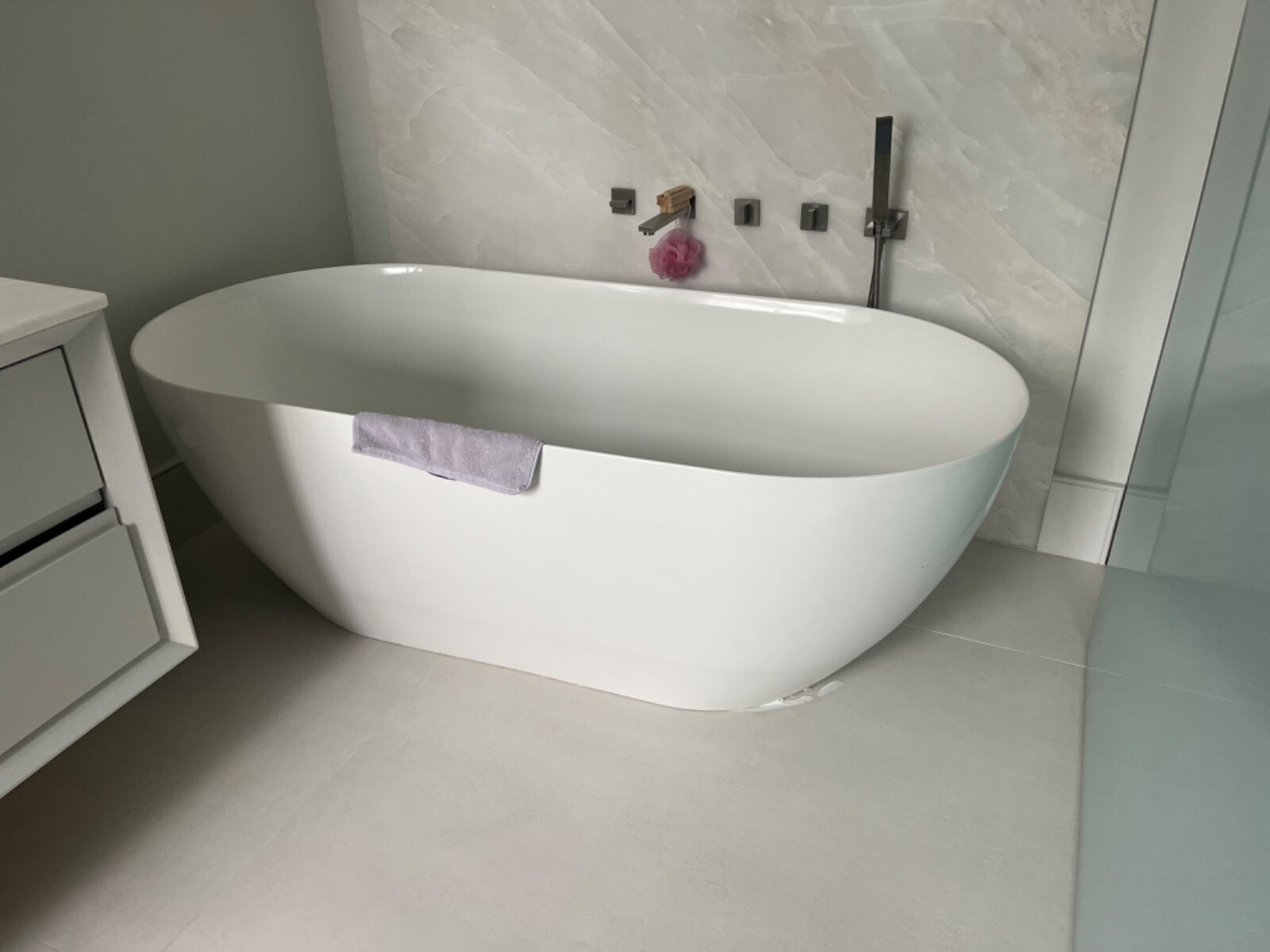 Slightly used double ended white freestanding bath eBay